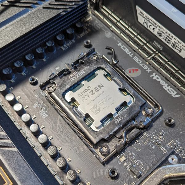 CPU AMD Ryzen 5 7500F 3.7Ghz Up to 5.0Ghz