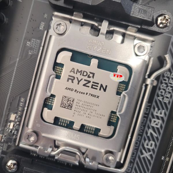 CPU AMD Ryzen 9 7900X 4.7Ghz Up to 5.6Ghz