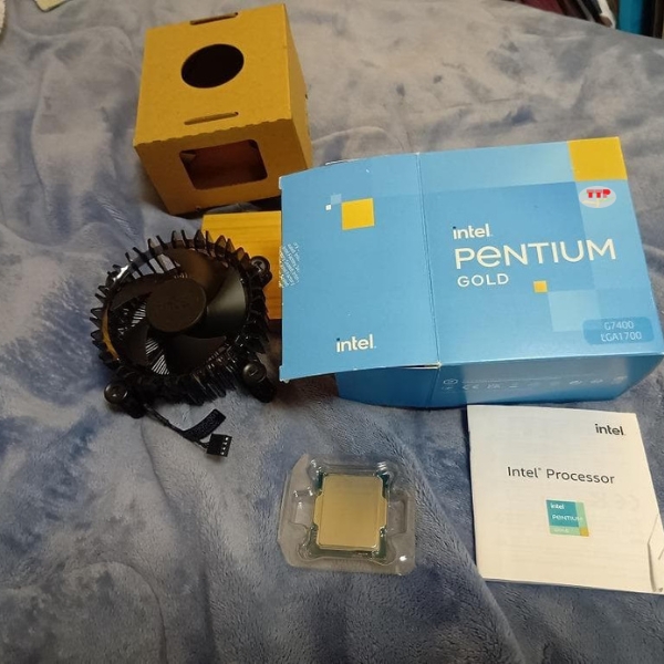 CPU Intel Pentium Gold G7400