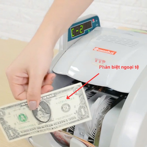 Máy đếm tiền Modul 1618