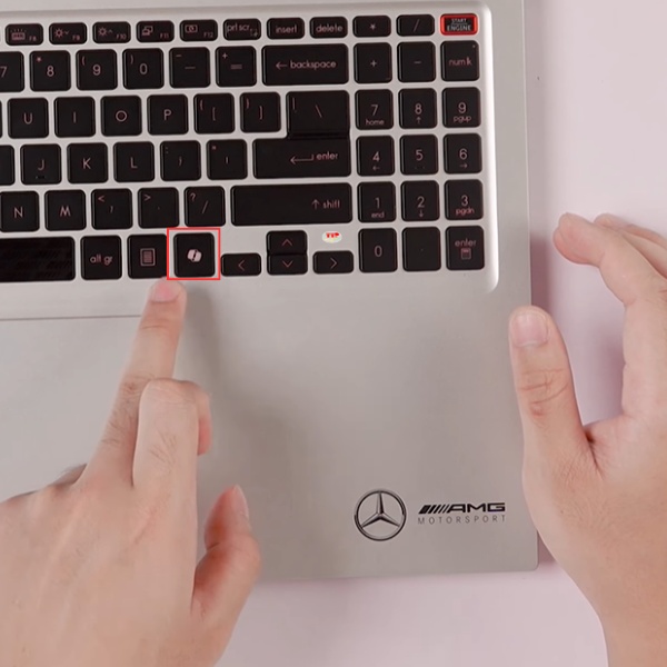 MSI Prestige 16 AI+ MercedesAMG B2VMG-088VN 