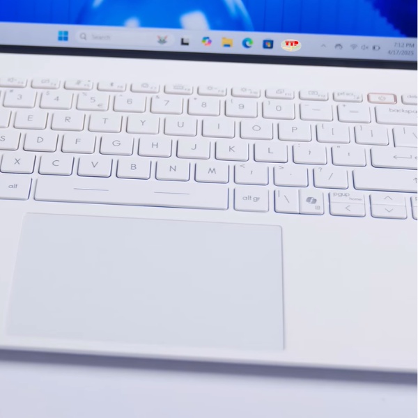 Máy tính Laptop MSI Prestige 13 AI Evo A1MG 241VN Intel Ultra 5 125H