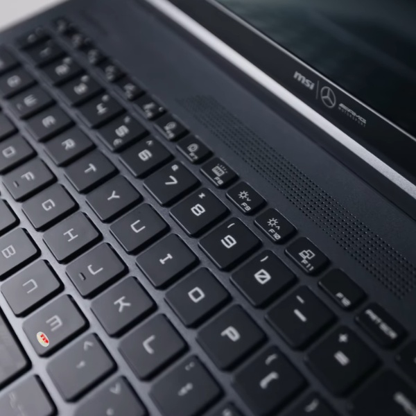 MSI Stealth 18 Mercedes AMG A1VHG 080VN