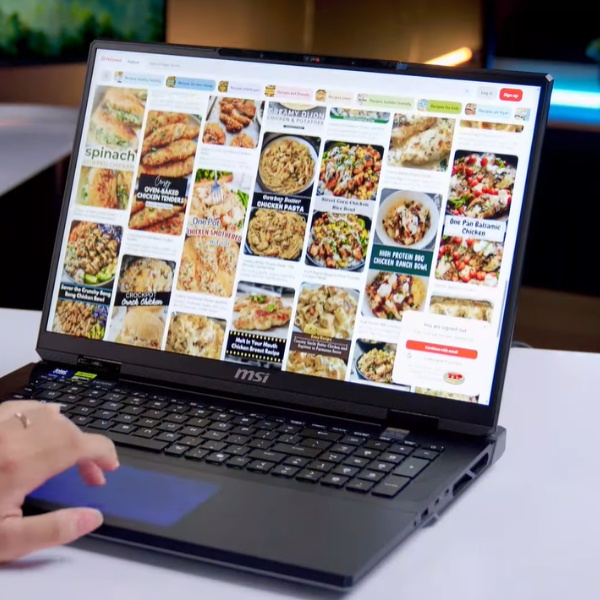 MSI Titan 18 HX AI A2XWIG 090VN