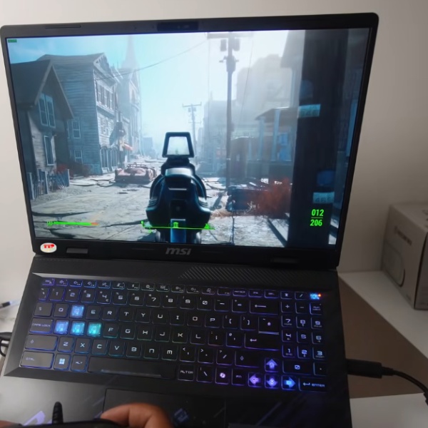 laptop MSI Pulse 17 AI C1VGKG 017VN