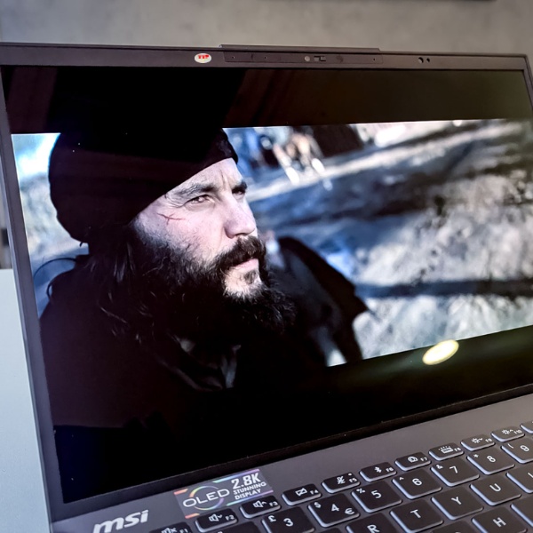 MSI Prestige 13 AI+ Evo A2VMG-062VN