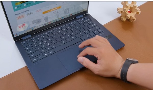 Laptop HP ENVY x360 14-fc0151TU AY8V2P TTP