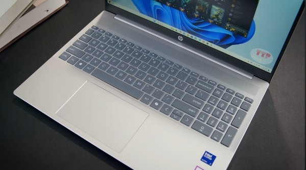 Laptop HP Pavilion 16-af0053TU AY8C2PA TTP