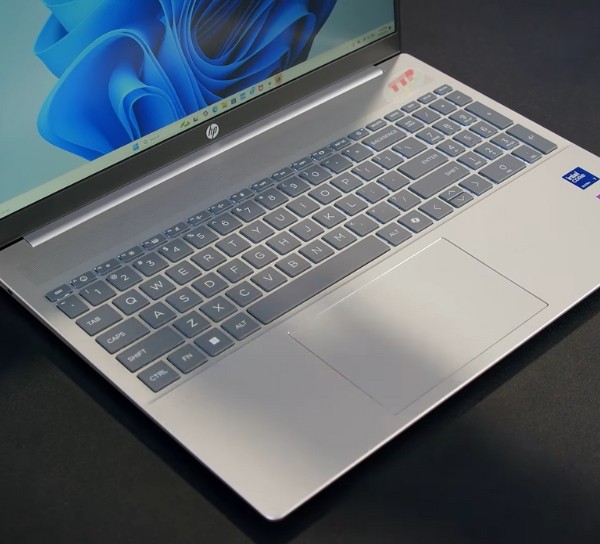 ​ Laptop HP Pavilion 16-af0053TU AY8C2PA TTP