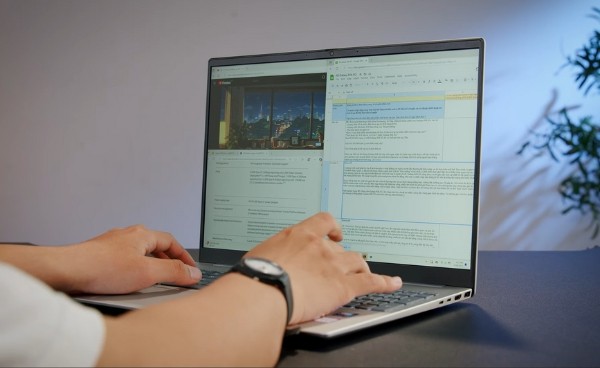 ​ Laptop HP Pavilion 16-af0053TU AY8C2PA TTP