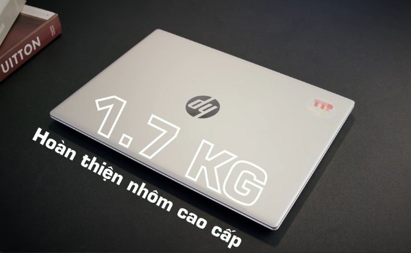 Laptop HP Pavilion 16-af0053TU AY8C2PA TTP