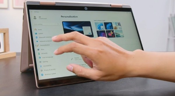 Laptop HP Pavilion X360 14-ek2027TU 9Z2V9PA TTP