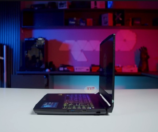 Laptop MSI Katana A15 AI B8VE 402VN TTP