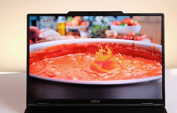 ​ Laptop MSI Venture A16 AI+ A3HMG-017VN TTP