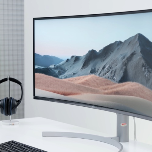 Màn hình LG UltraWide 38WR85QC-W