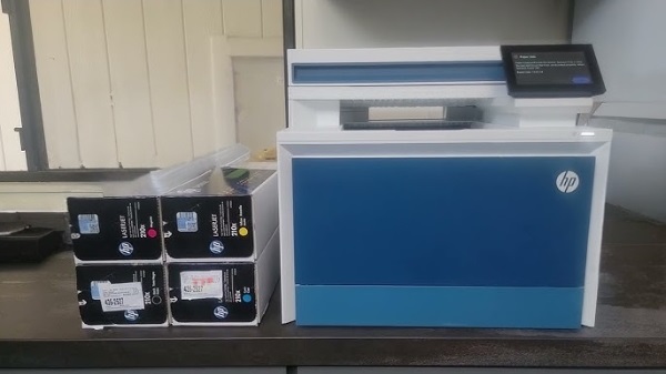 Máy in màu HP Color LaserJet Pro MFP 4303dw TTP