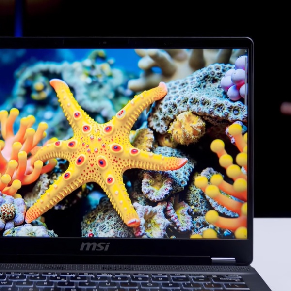 Máy tính laptop MSI Prestige 14 AI Evo C1MG 081VN Intel Ultra 5 125H