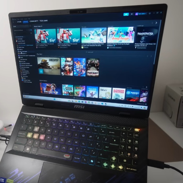 laptop MSI Pulse 17 AI C1VGKG 017VN