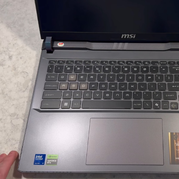 MSI Vector 16 HX AI A2XWIG 062VN Ultra 9 275HX