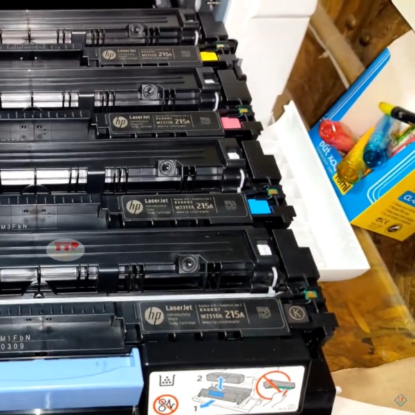 Hộp mực máy in laser màu HP 215A