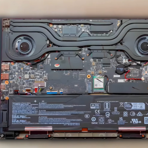  MSI Stealth A16 AI+ A3XWHG 085VN