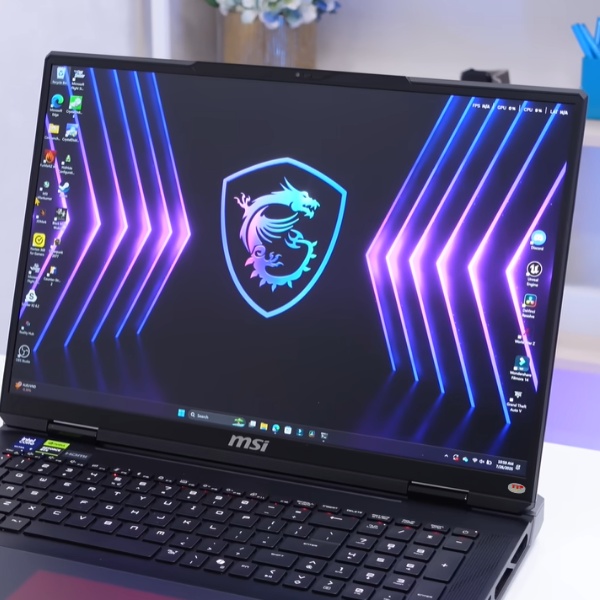 MSI Titan 18 HX AI A2XWIG 090VN