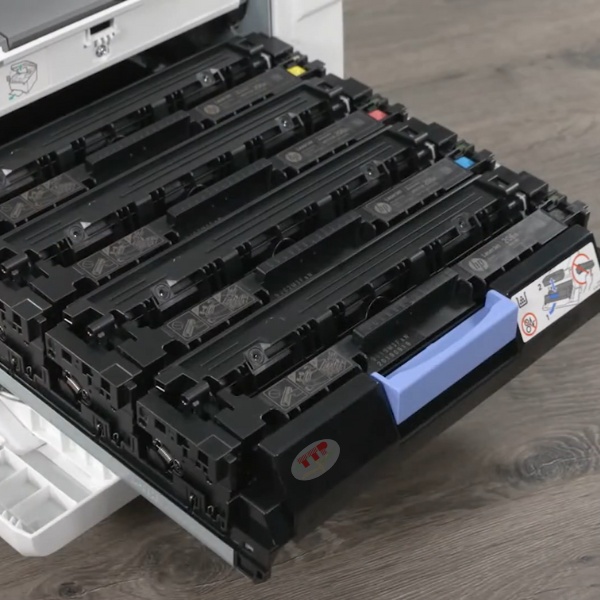 Hộp mực máy in laser màu HP 215A